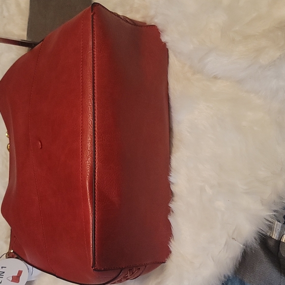 ⚘️Beautiful Red Vegan Shoulder Hobo Bag⚘️ - Picture 7 of 13